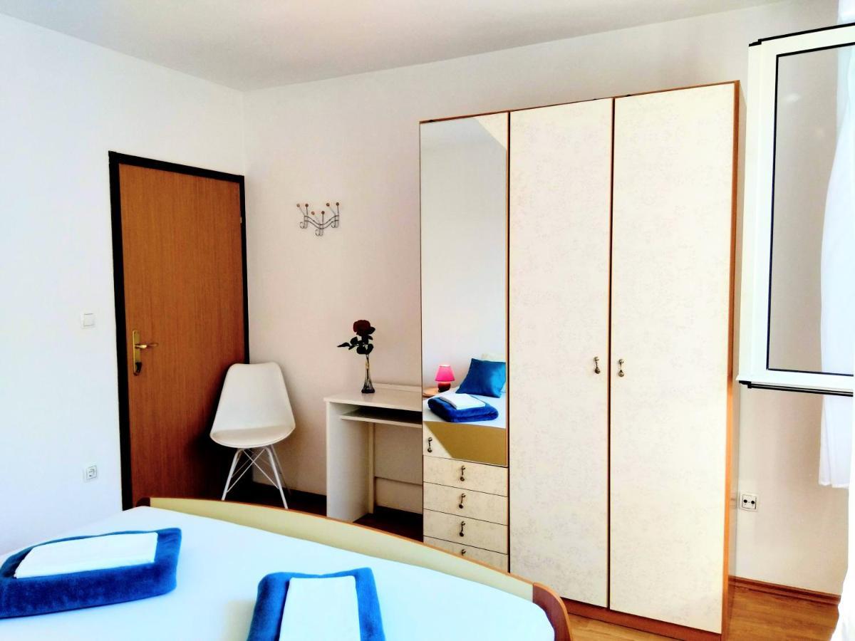 Apartments And Room Markovic Rovinjsko Selo Eksteriør bilde